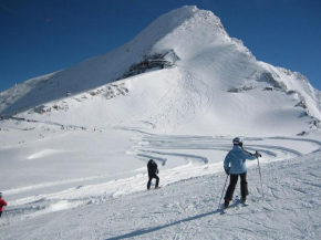 Apartment in Kaprun near ski lift